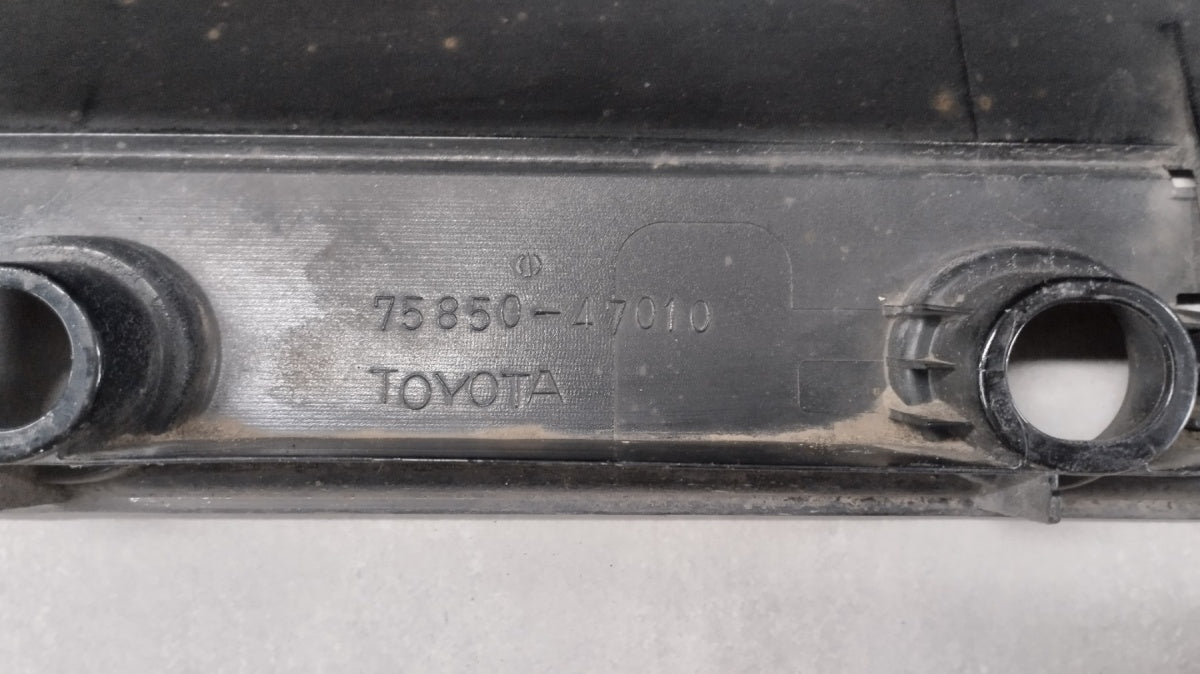 Lajsna praga desni TOYOTA PRIUS III XW30 09-15