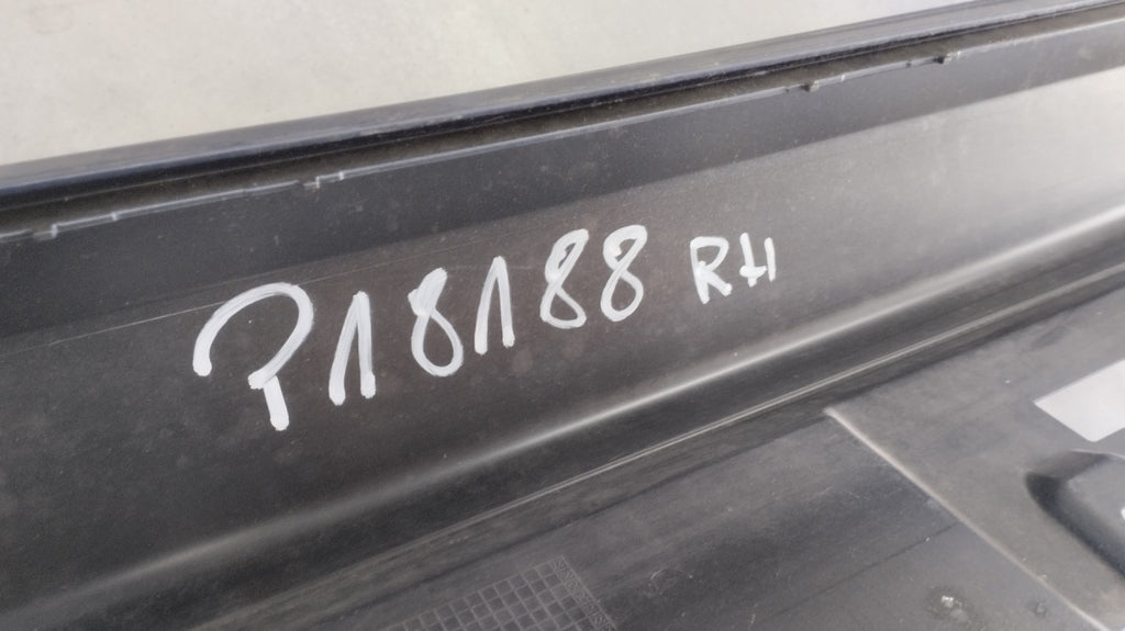 Lajsna praga desni BMW 1 F40 2 F44 19- próg