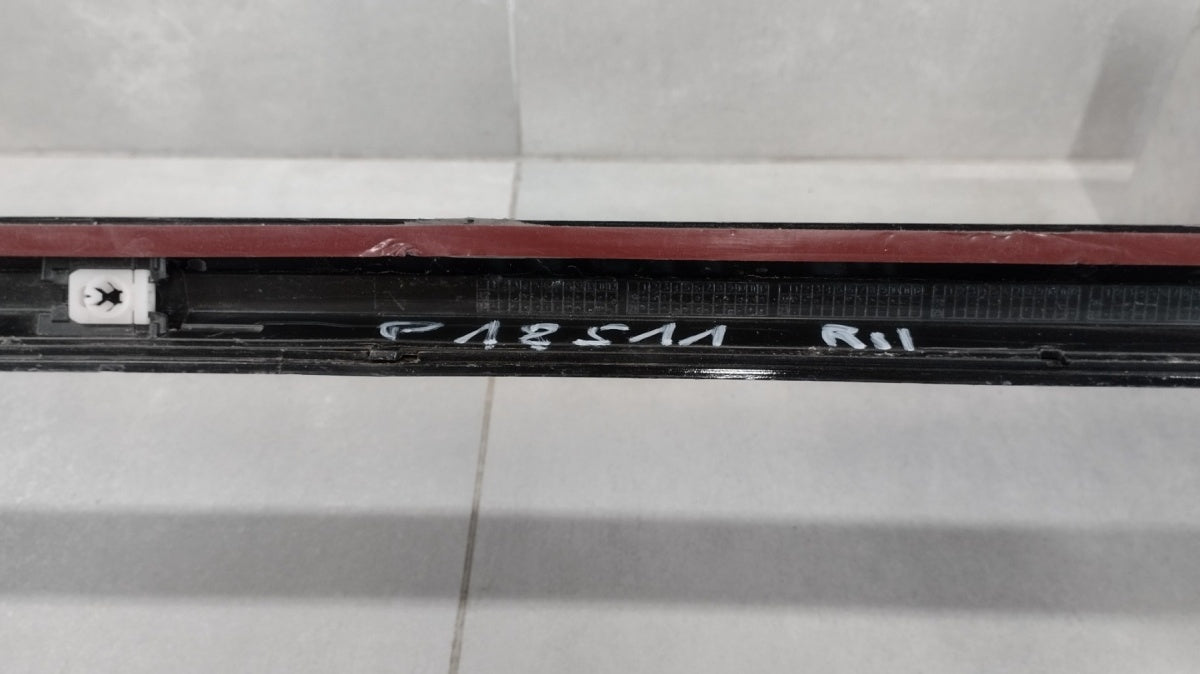 Lajsna praga lijevi Audi A4 B9 8W0 S-Line 19- Lift kombi sedan