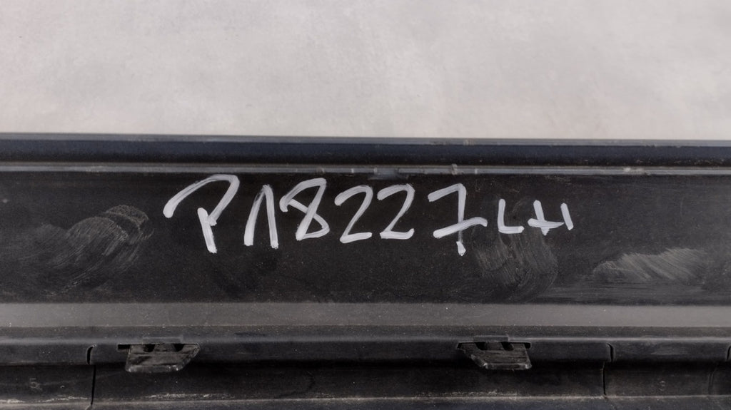 Lajsna praga lijevi BMW 1 F40 M paket 19-