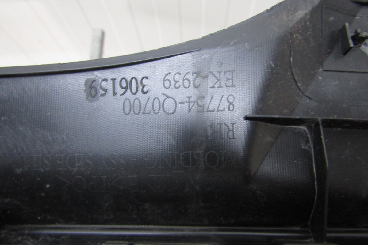 Lajsna praga desna Hyundai I20 3 N LINE 87754 q0700 20-