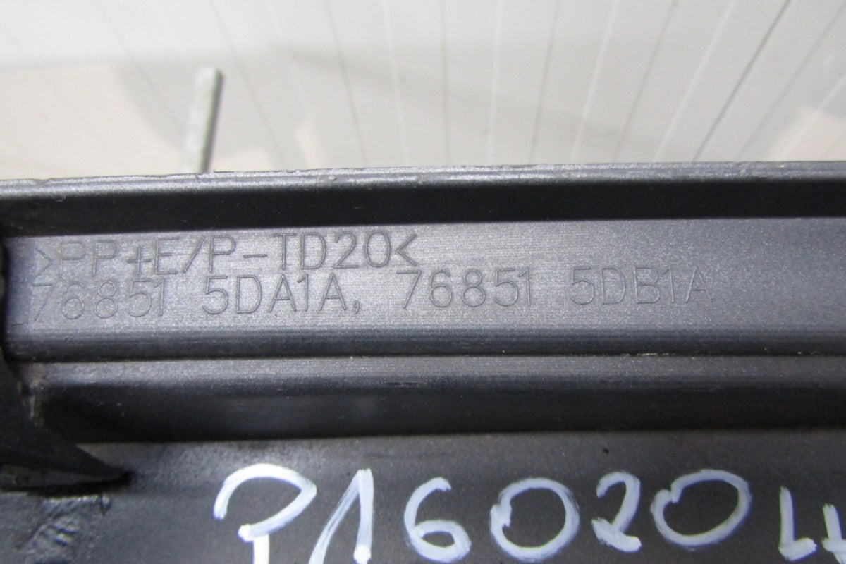 Lajsna praga lijevi Infiniti Q30 QX30 76851 5DA1A