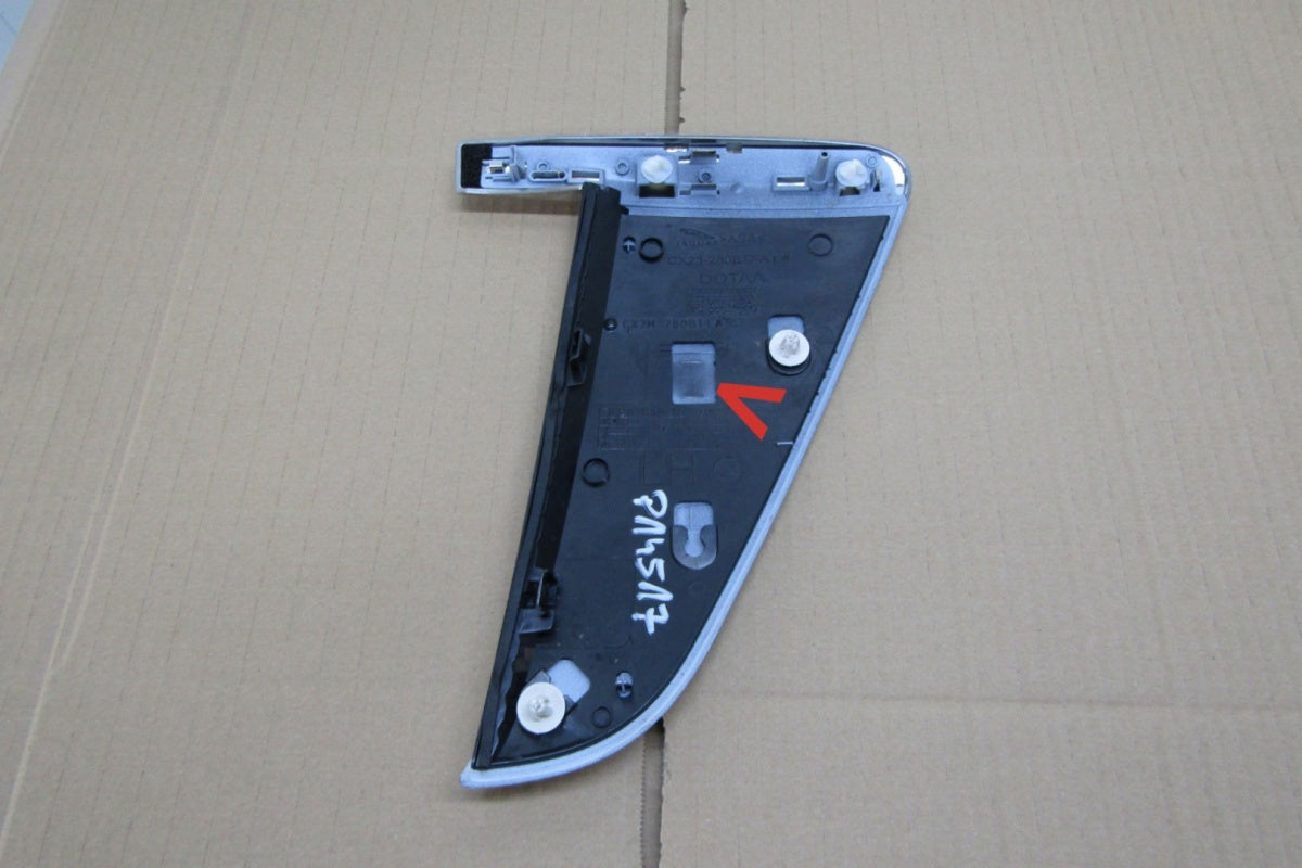 Blatobran lajsna a prednji emblemat lijevi lijevi Jaguar XF X250 lift 11-15