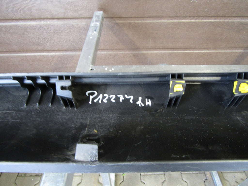 Lajsna praga desna KIA STONIC 17- 87754 h8400