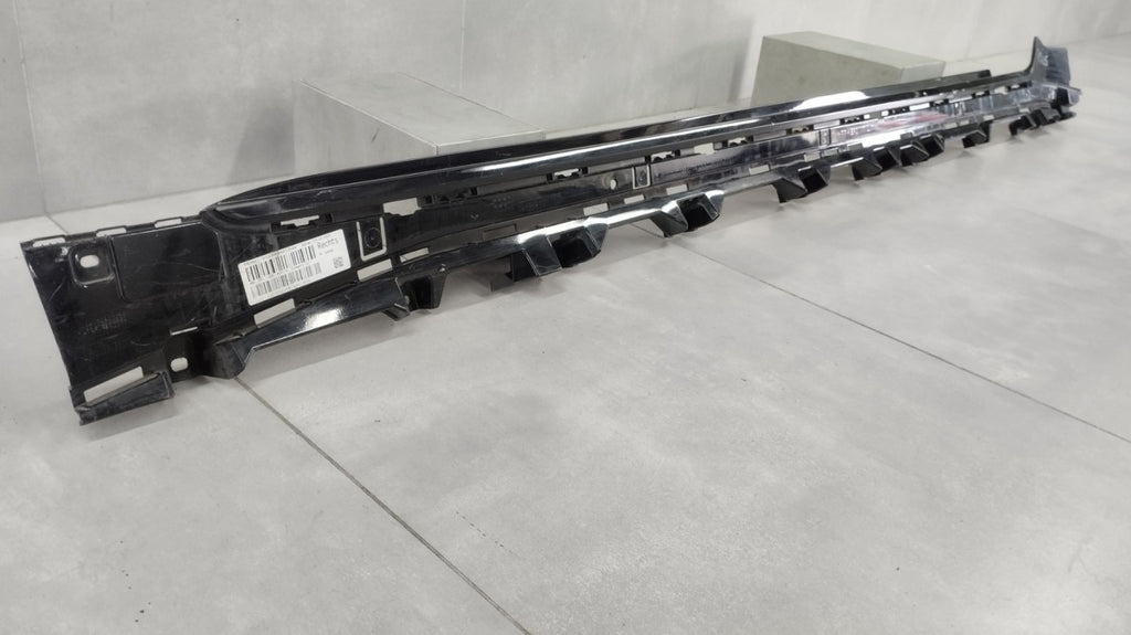 Lajsna praga ślizg mocowanie desni BMW i4 G26 M paket 20-