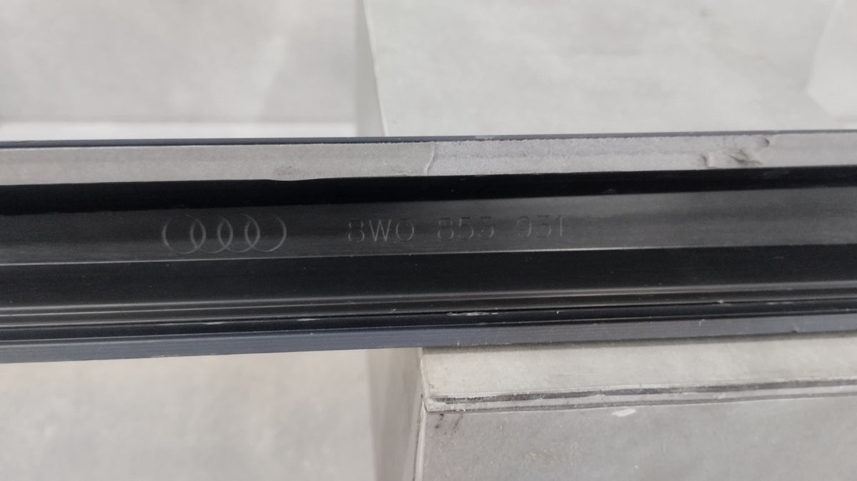 Lajsna praga lijevi Audi A4 B9 8W0 S-Line 15-19