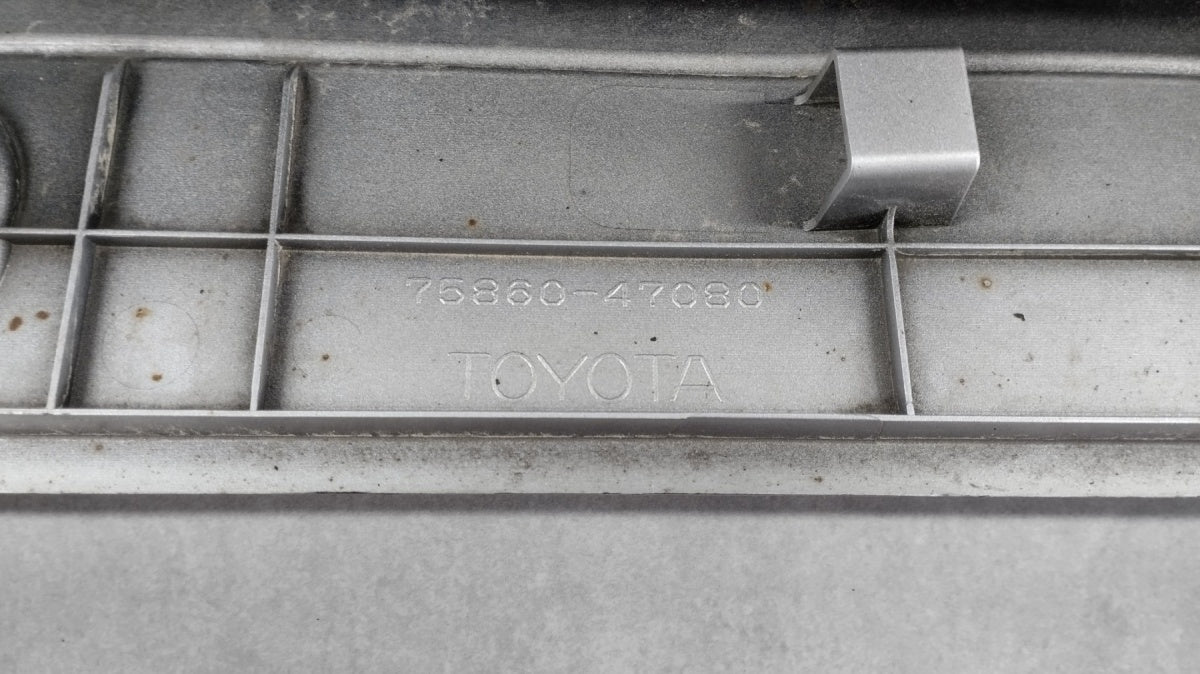 Lajsna praga lijevi Toyota Prius IV 15-23 XW50 75860-47080