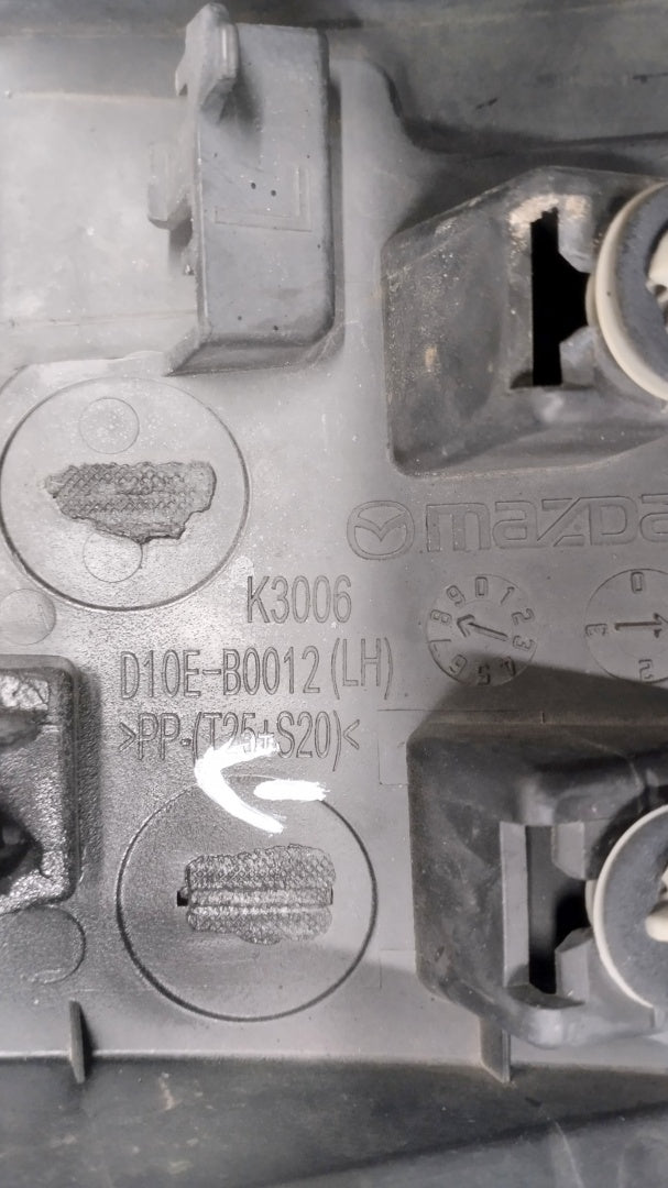 Lajsna praga błotnika lijevi lijevi prednji Mazda CX3 CX-3 14-21 d10e-b0012