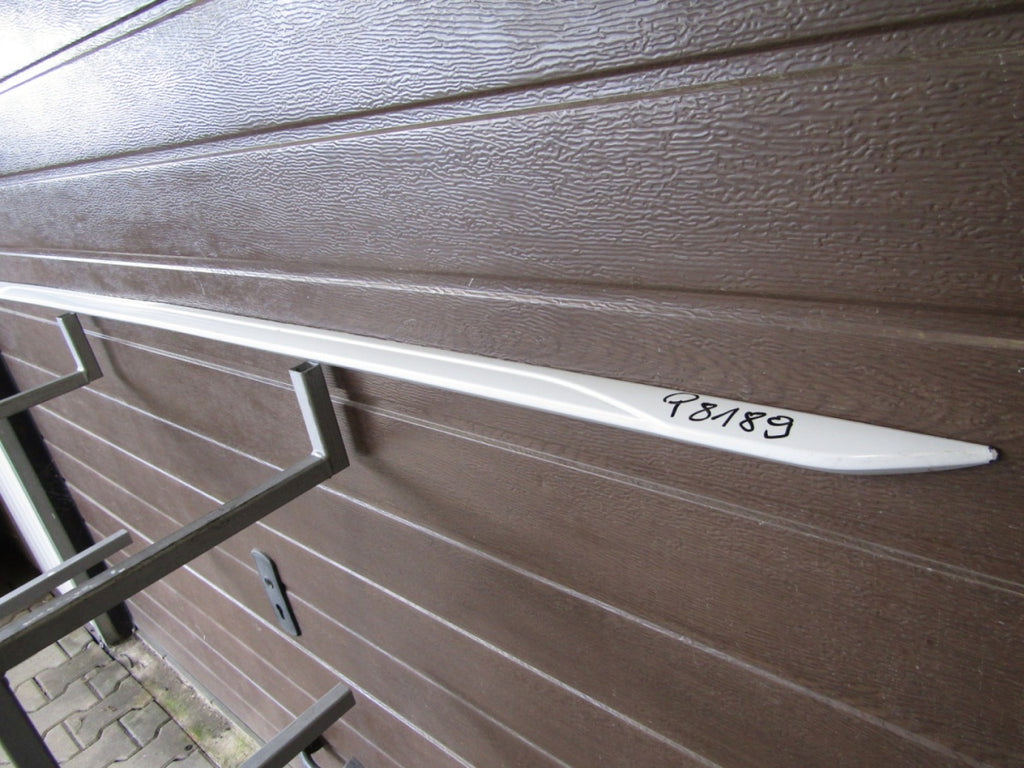 Lajsna praga desna Audi A4 B9 8W0 S-Line 19 Lift