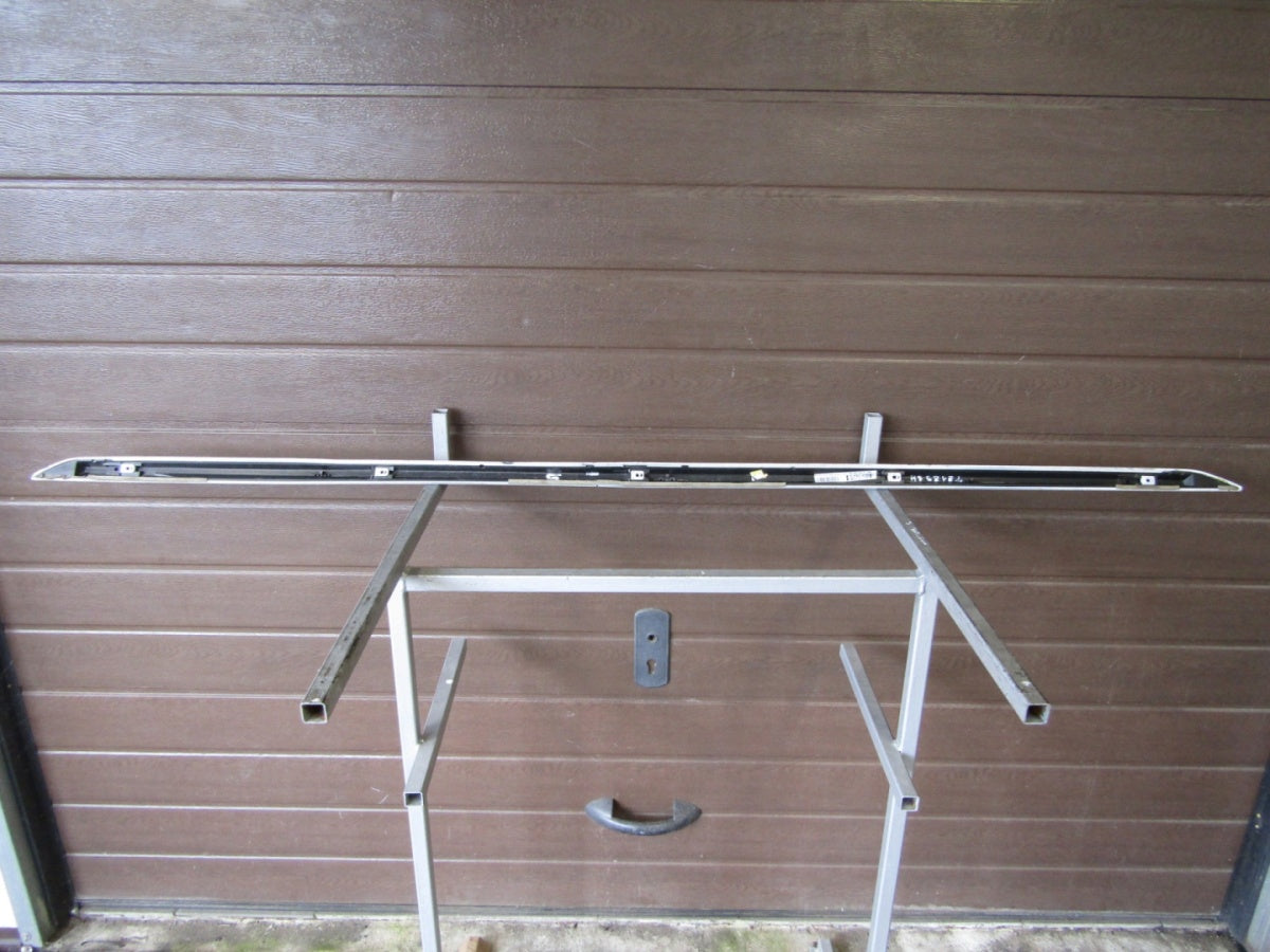 Lajsna praga desna Audi A4 B9 8W0 S-Line 19 Lift