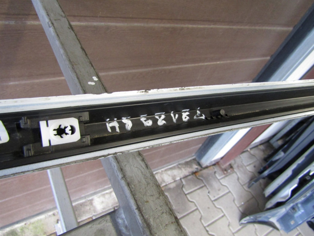 Lajsna praga desna Audi A4 B9 8W0 S-Line 19 Lift