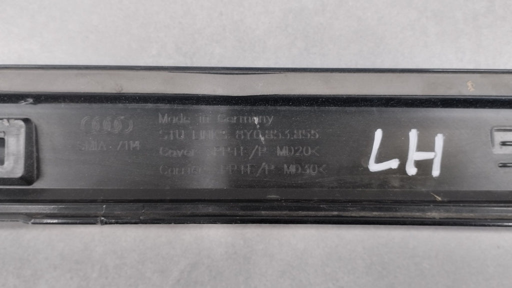 Lajsna praga lijeva Audi A3 8Y0 S Line 20- S3