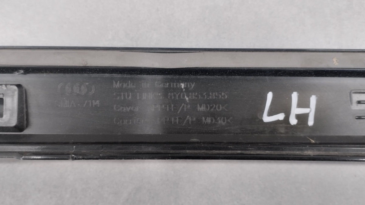 Lajsna praga lijeva Audi A3 8Y0 S Line 20- S3