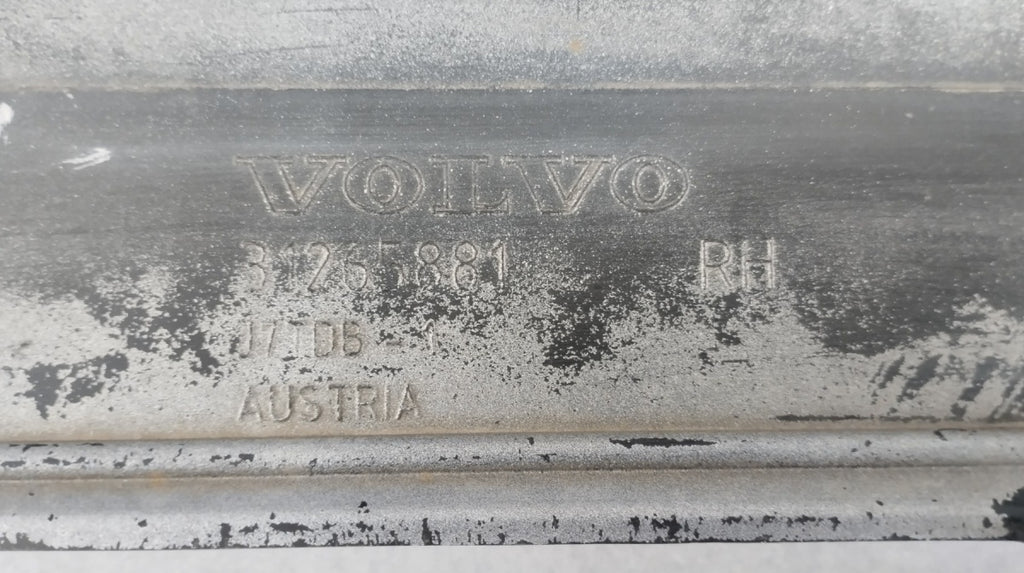 Lajsna praga desni VOLVO C30 dokładka progu 06-12