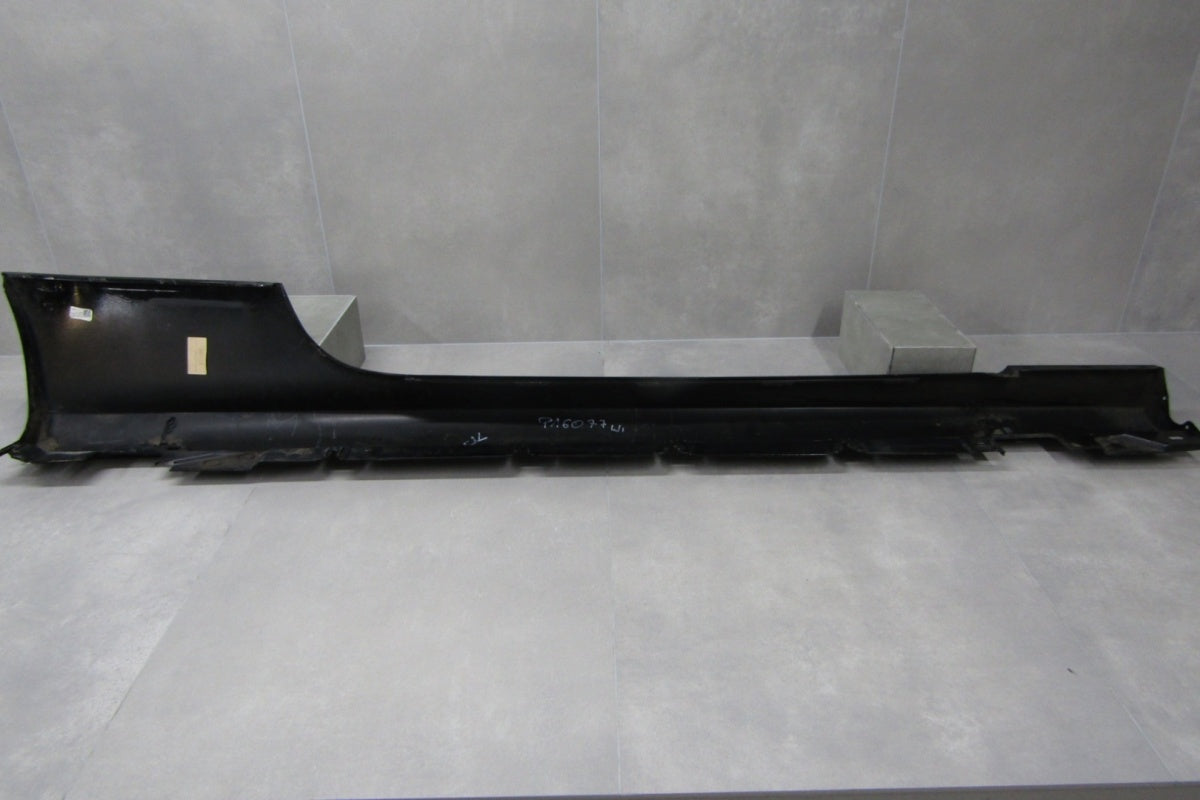 Lajsna praga lijevi Mercedes E Coupe 238 AMG 16-