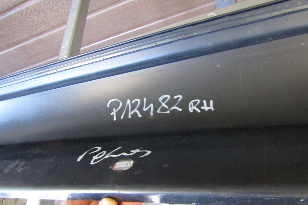 Lajsna praga desna Mercedes E Klas AMG 212 08-12