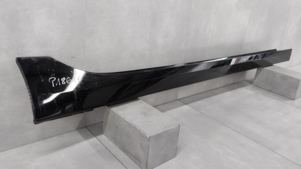 Lajsna praga desni BMW 1 F40 2 F44 19- próg