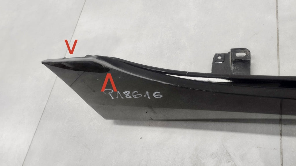 Lajsna praga desni BMW 1 F40 2 F44 19- próg