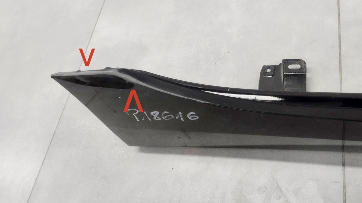 Lajsna praga desni BMW 1 F40 2 F44 19- próg