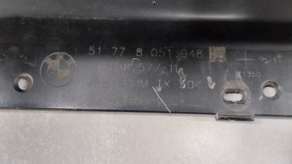 Lajsna praga desni BMW F21 F22 F23 M-paket -21