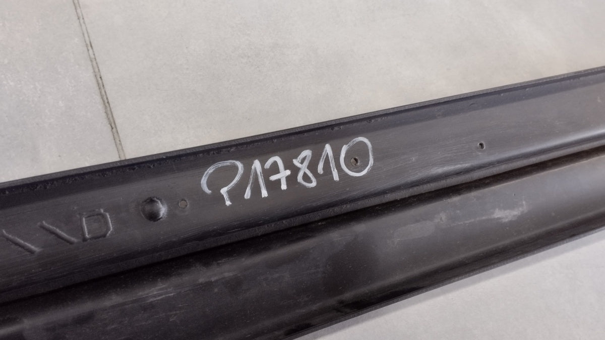 Lajsna praga desni AUDI Q3 RSQ 3 Maxton Design 18-25