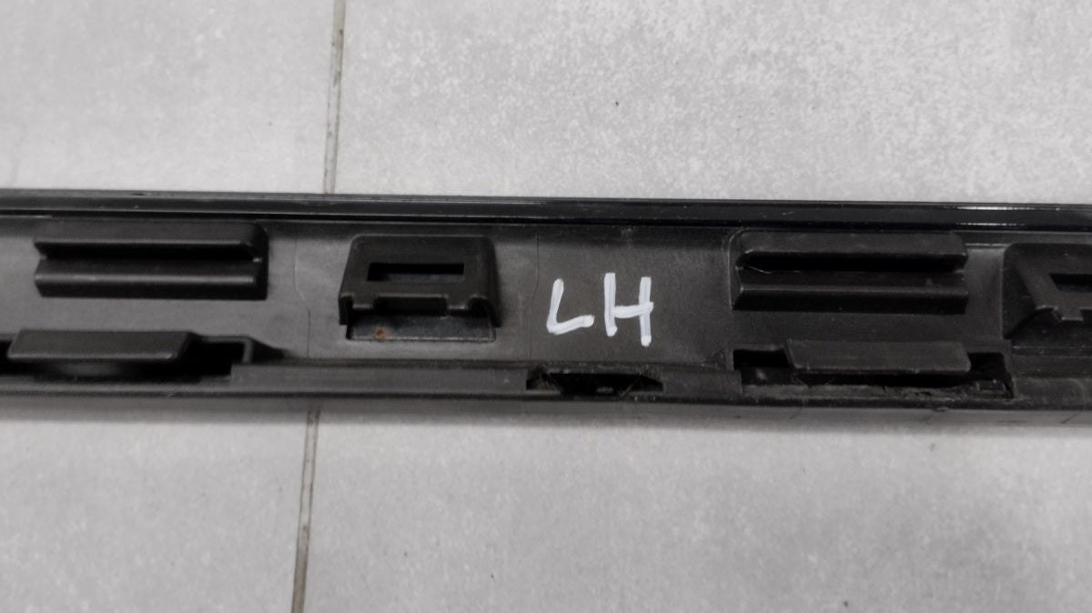 Lajsna praga lijevi VW Golf 8 5H0 R Line HB 19-
