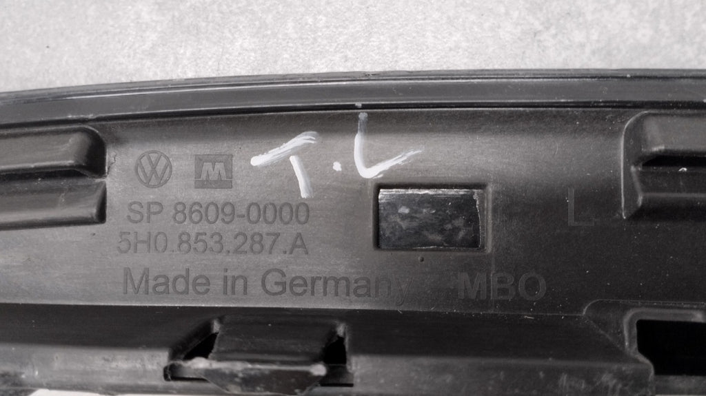 Lajsna praga lijevi VW Golf 8 5H0 R Line HB 19-
