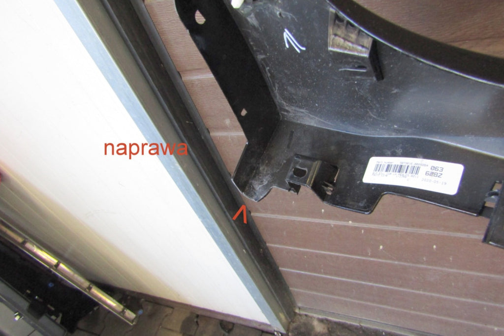 Lajsna praga lijeva Nissan Leaf II ZE1 17-