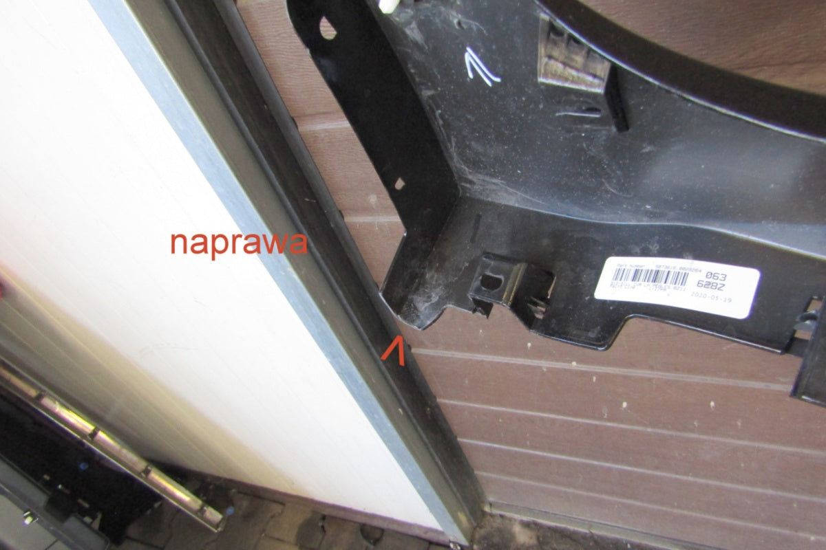 Lajsna praga lijeva Nissan Leaf II ZE1 17-