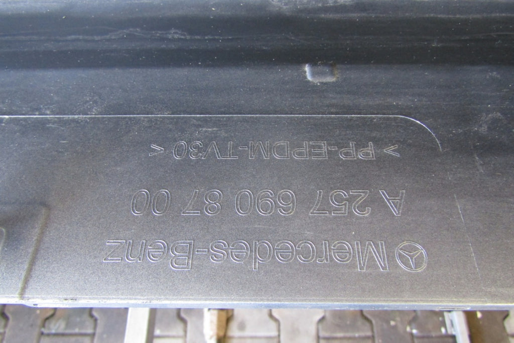 Lajsna praga desna Mercedes C 257 CLS prag 18-