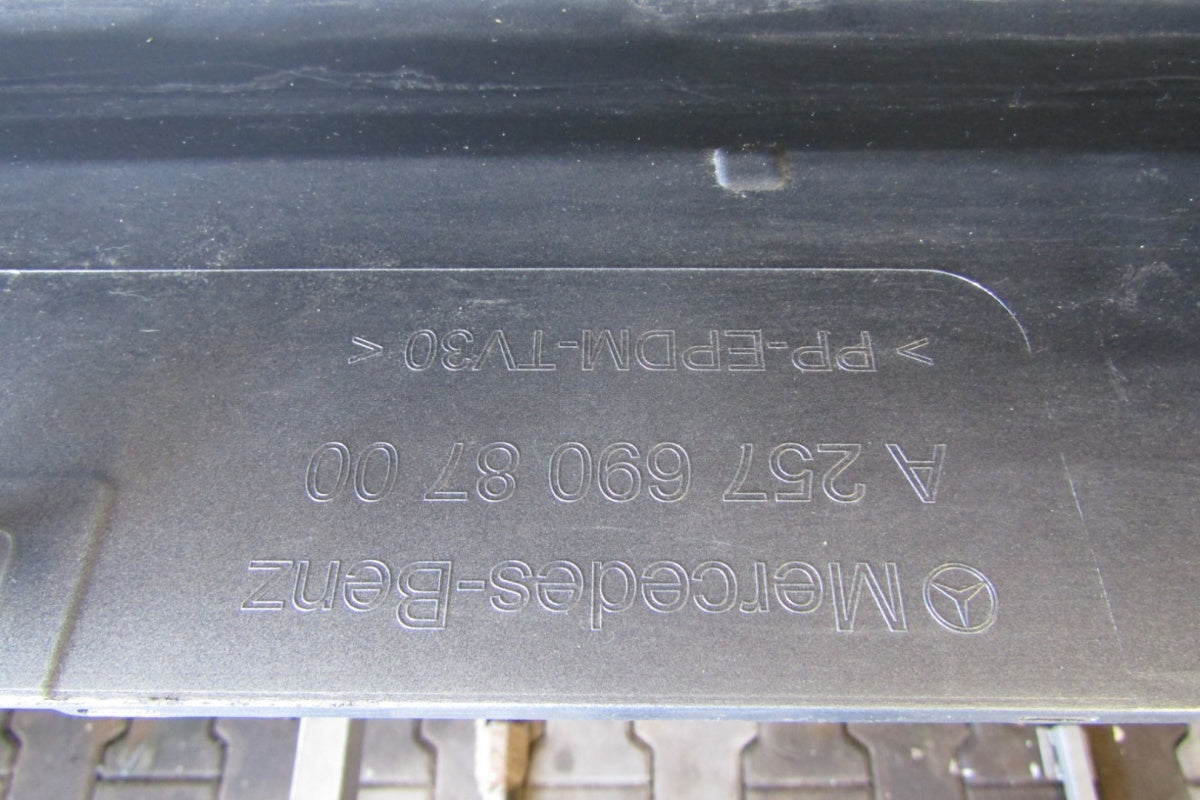 Lajsna praga desna Mercedes C 257 CLS prag 18-
