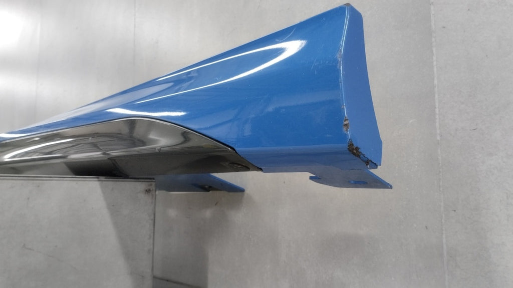 Lajsna praga desni BMW 2 F44 M paket 19-