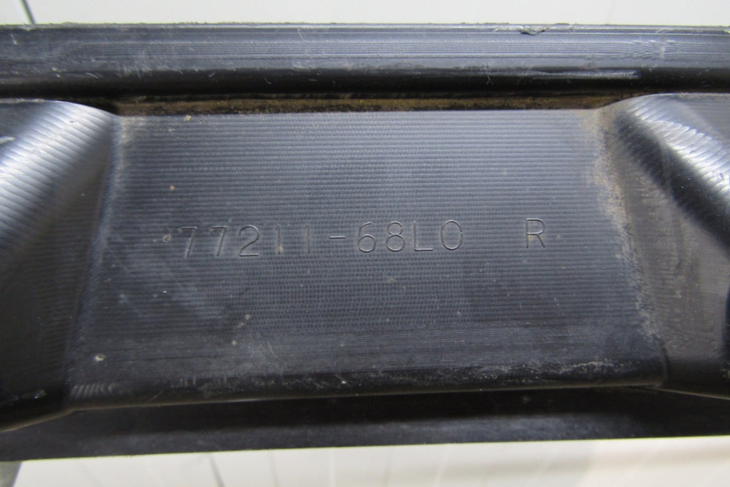Lajsna praga desna Suzuki Swift V 10-17 77211-68L0