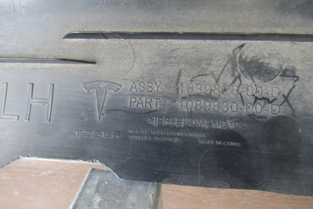 Lajsna praga lijeva TESLA 3 17- 1089828-00