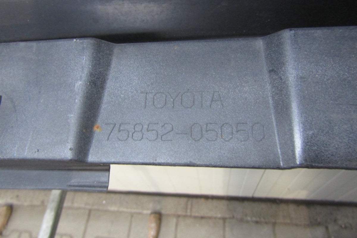 Lajsna praga lijevi Toyota Avensis Lift 15-18 T27