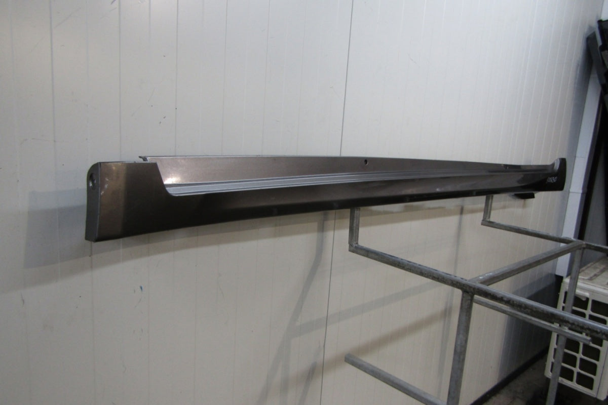 Lajsna praga lijevi Toyota Avensis Lift 15-18 T27