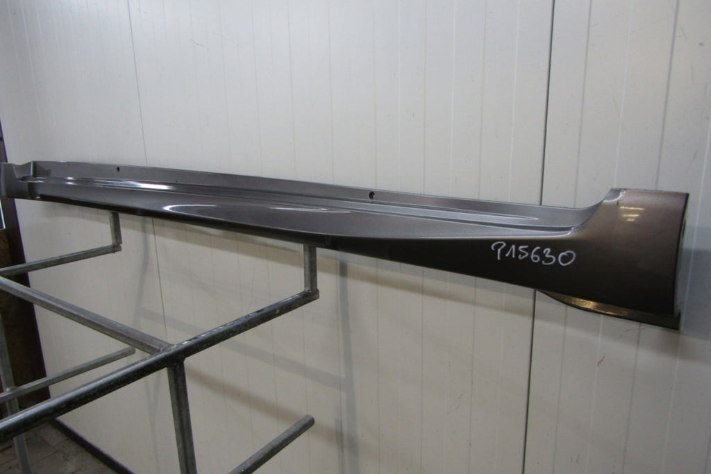Lajsna praga lijevi Toyota Avensis Lift 15-18 T27