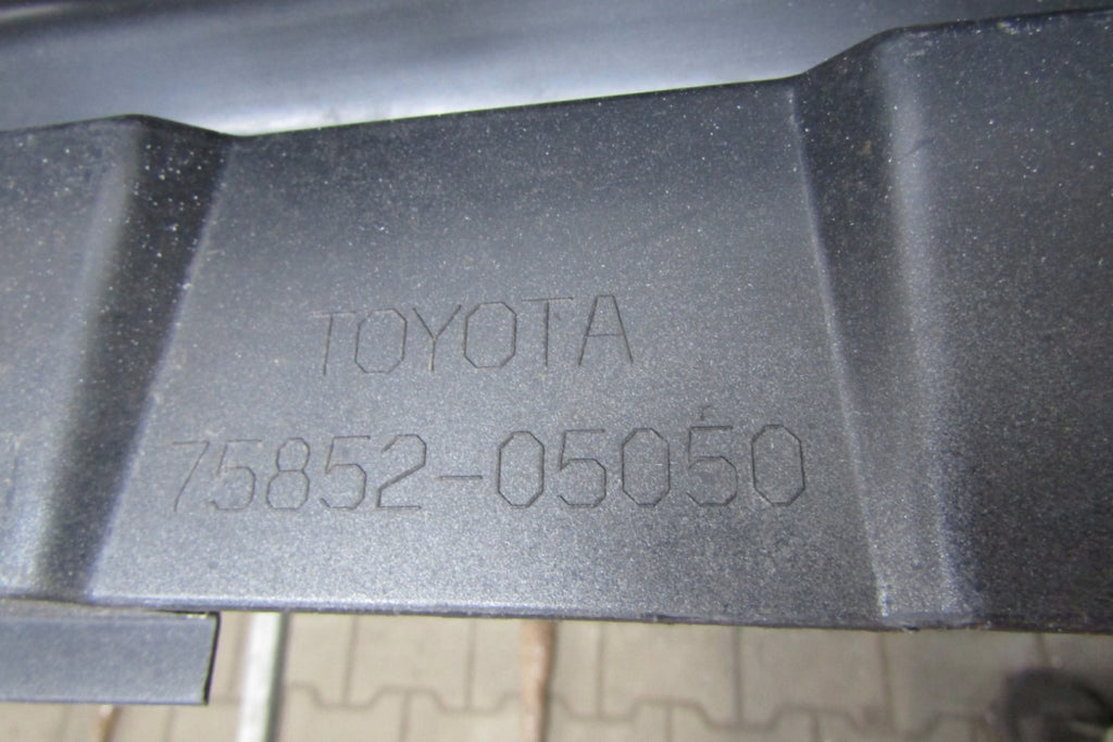 Lajsna praga lijevi Toyota Avensis Lift 15-18 T27