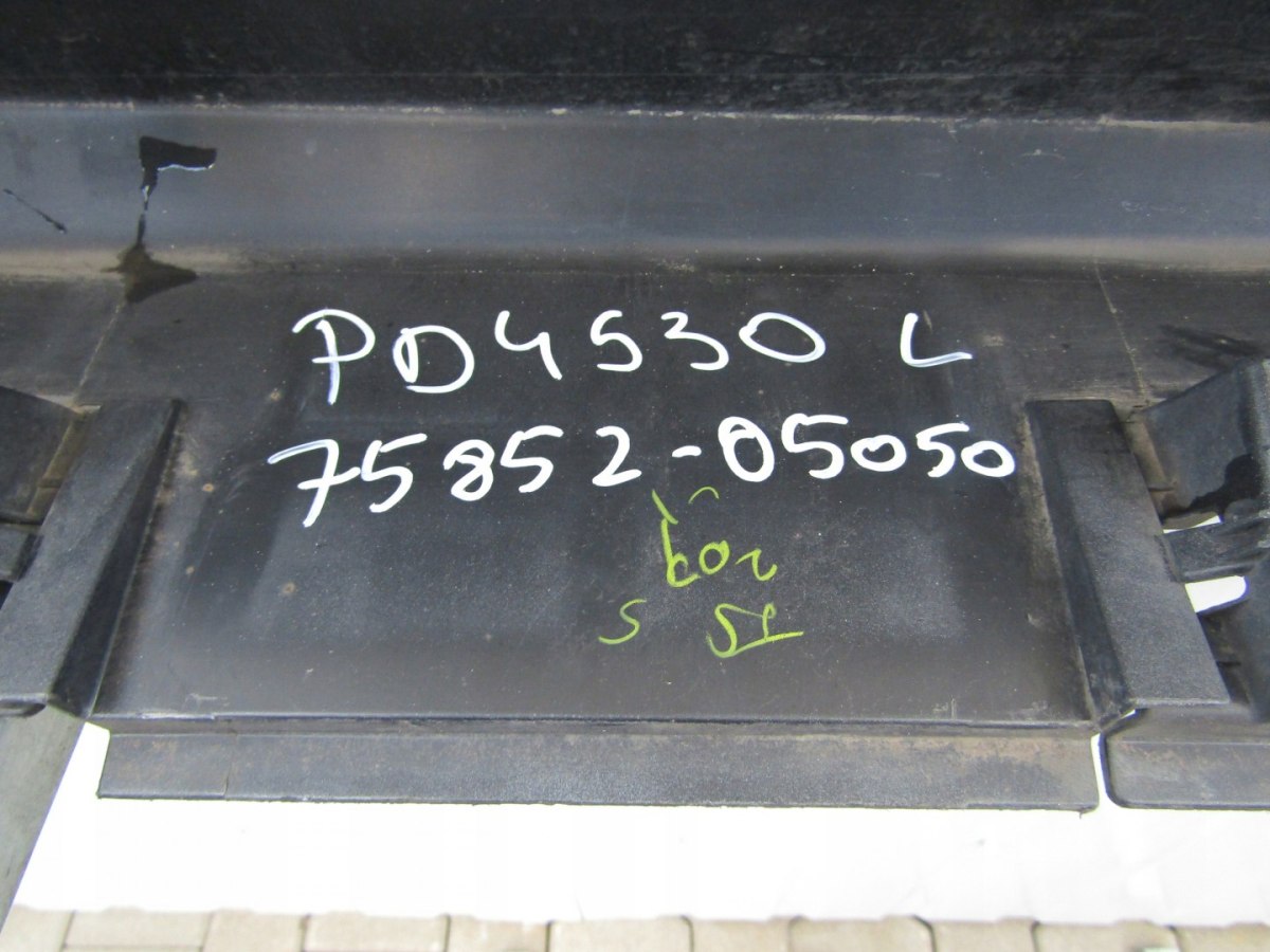 Lajsna praga lijeva Toyota Avensis Lift 15- T27