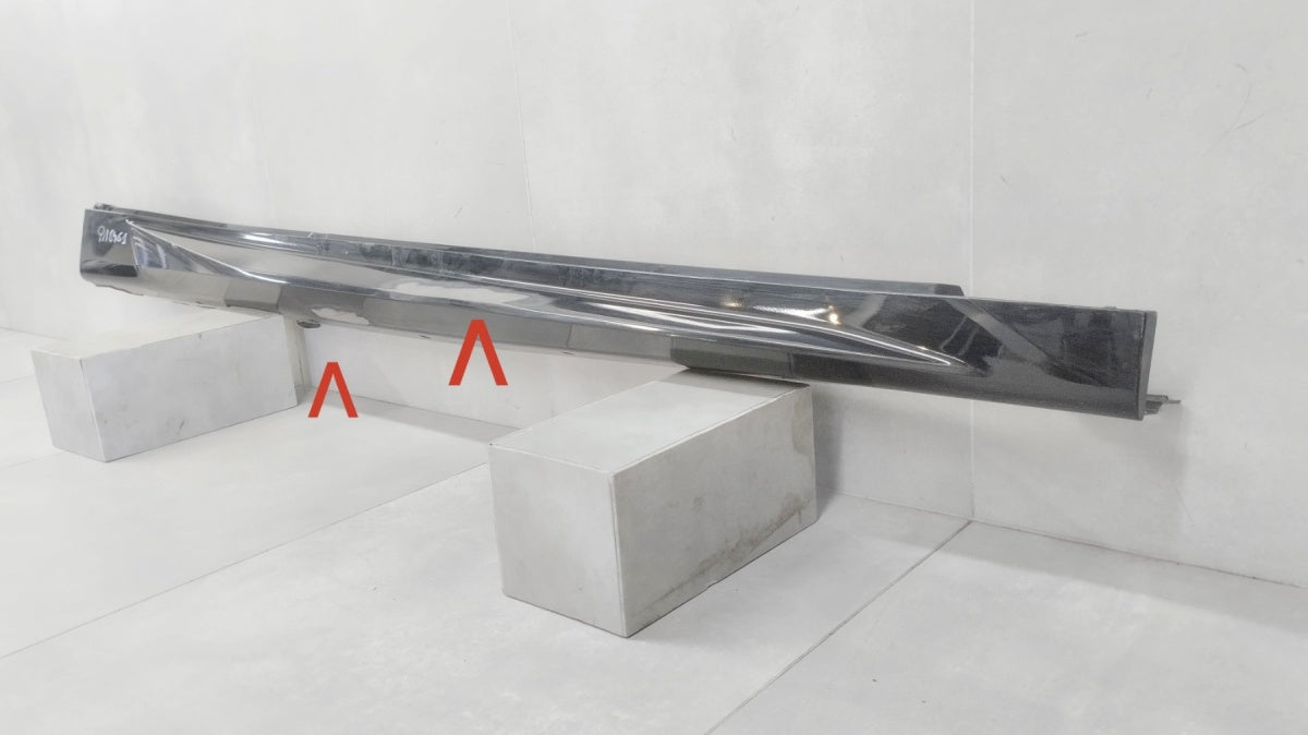 Lajsna praga desni BMW IX2 ix 2 U10 M paket 23-