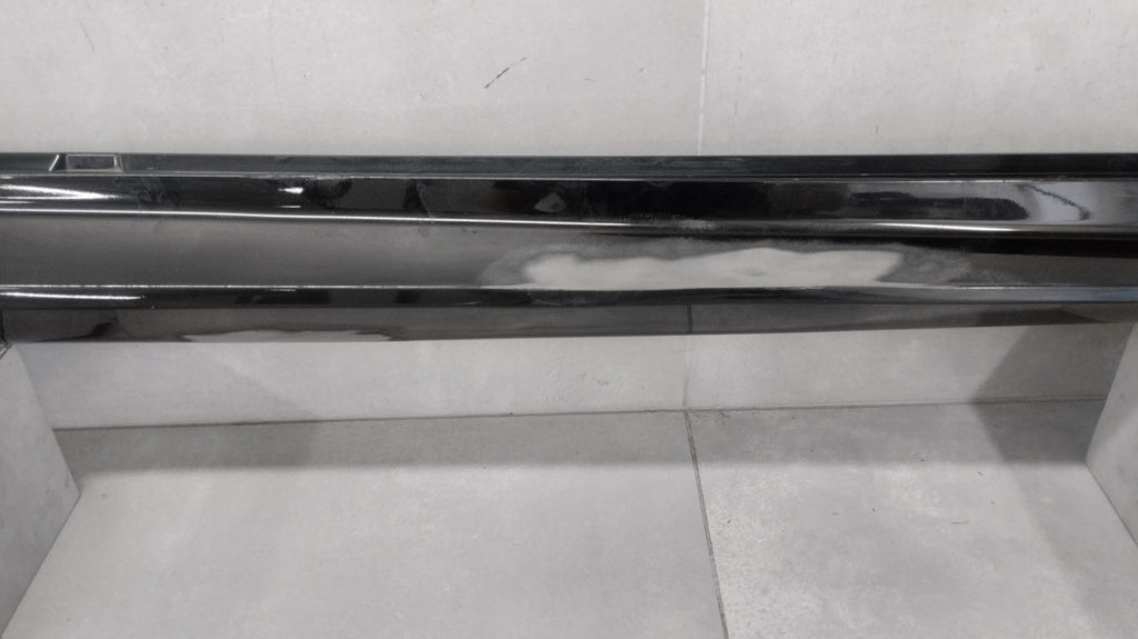 Lajsna praga desni BMW IX2 ix 2 U10 M paket 23-