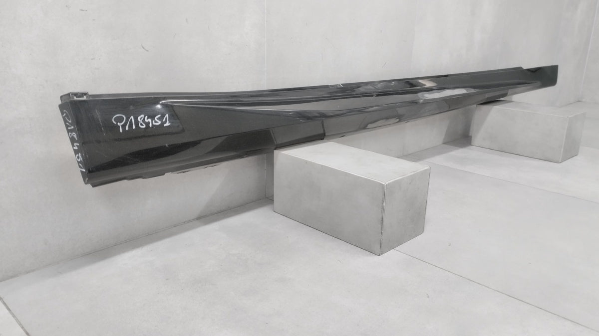 Lajsna praga desni BMW IX2 ix 2 U10 M paket 23-