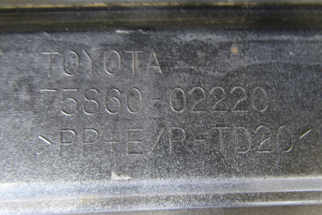 Lajsna praga lijeva Toyota Corolla XII kombi E21