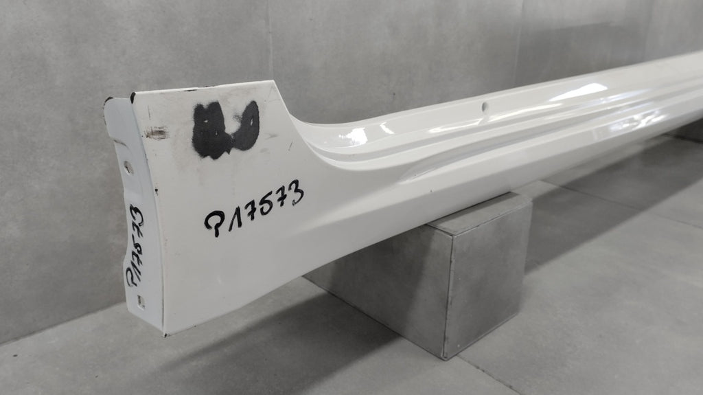 Lajsna praga desni Toyota Corolla XII sedan E21 18-