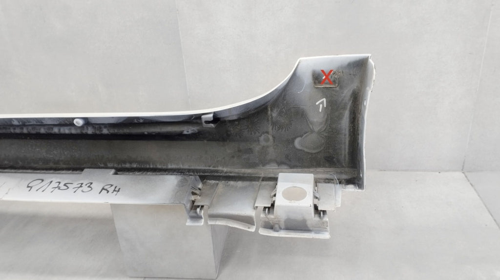 Lajsna praga desni Toyota Corolla XII sedan E21 18-