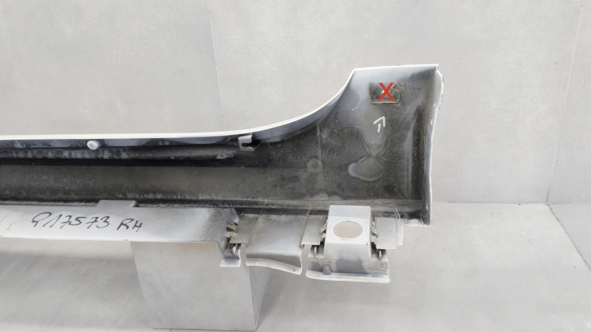 Lajsna praga desni Toyota Corolla XII sedan E21 18-