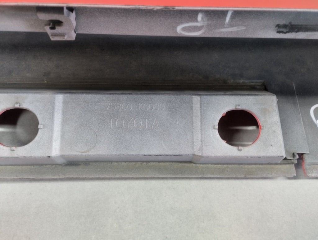 Lajsna praga lijevi Toyota Yaris 4 IV 20- Mazda 2 22- Hybrid