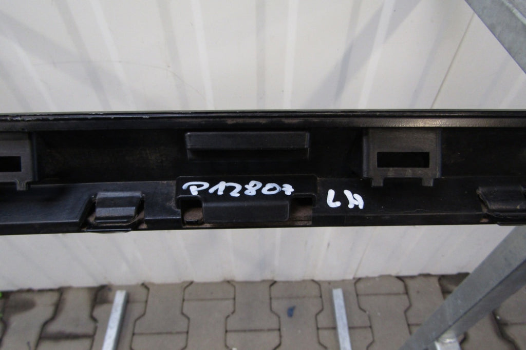 Lajsna praga lijeva VW Golf 8 5H0 R Line HB 19-