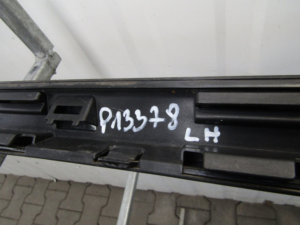 Lajsna praga lijeva VW Golf 8 5H0 R Line HB 19-