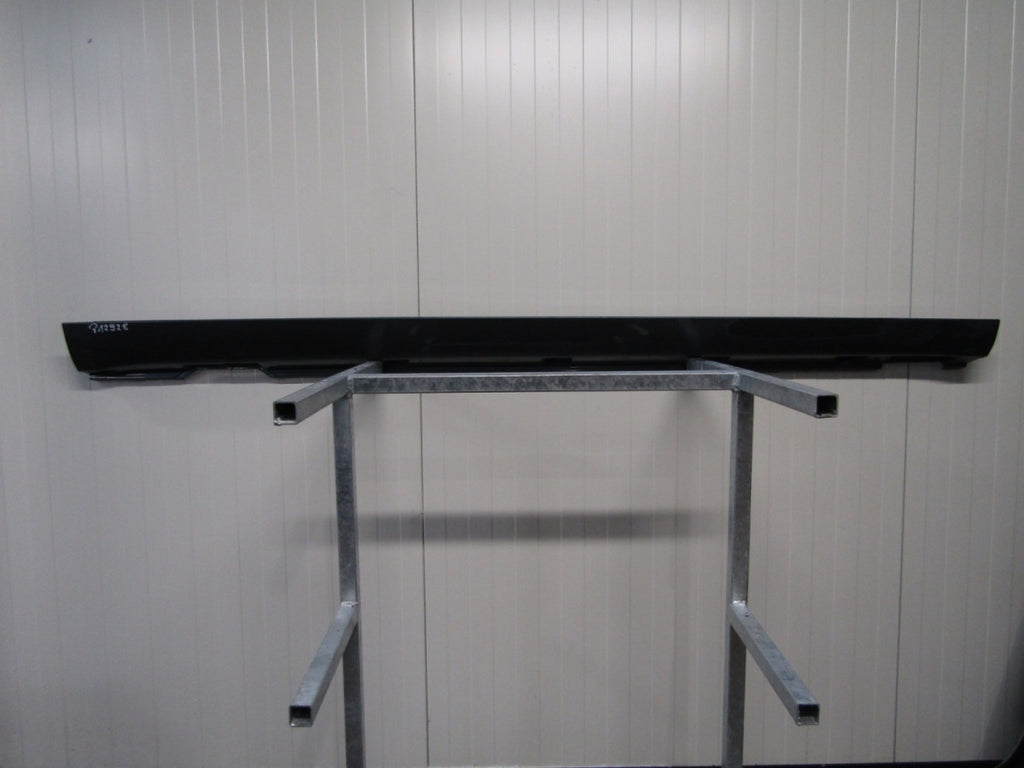 Lajsna praga desna VW Passat CC 3C8 lift 11-
